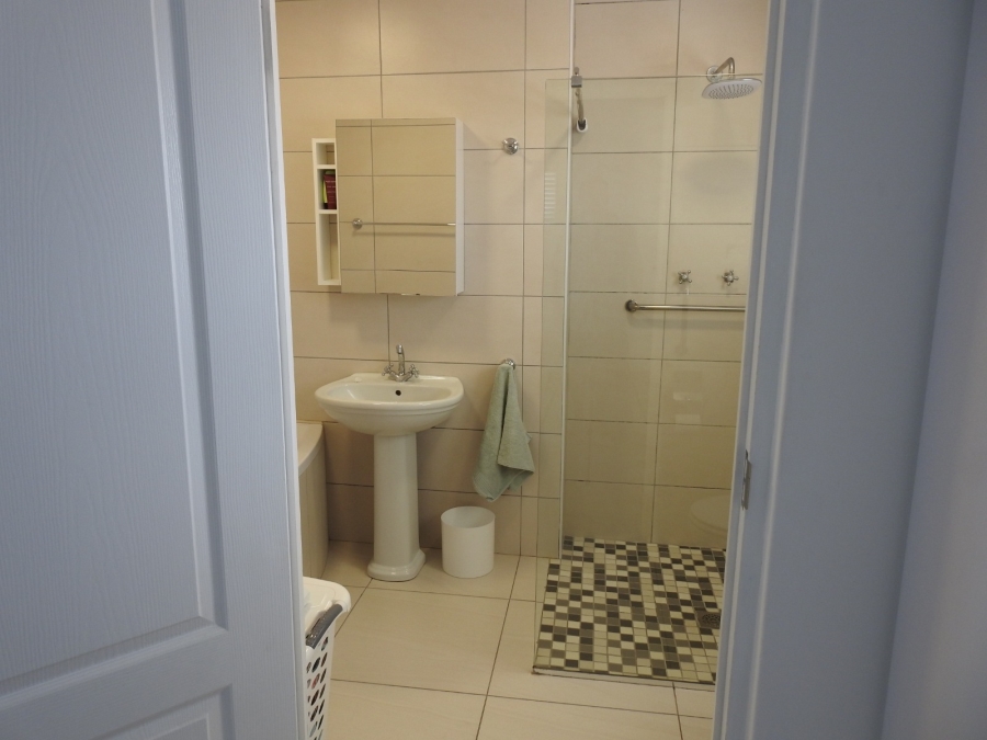 3 Bedroom Property for Sale in Hoogland Western Cape